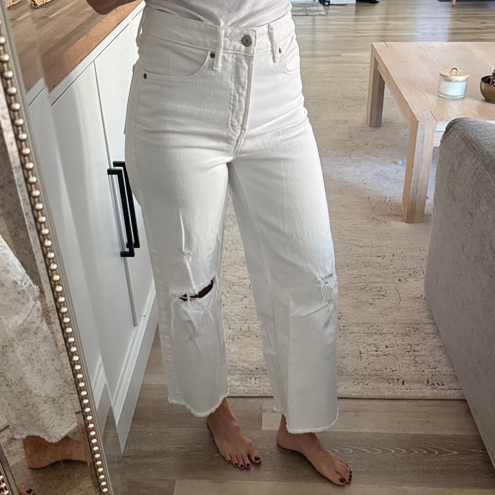 Old Navy White Distressed Ankle Jeans